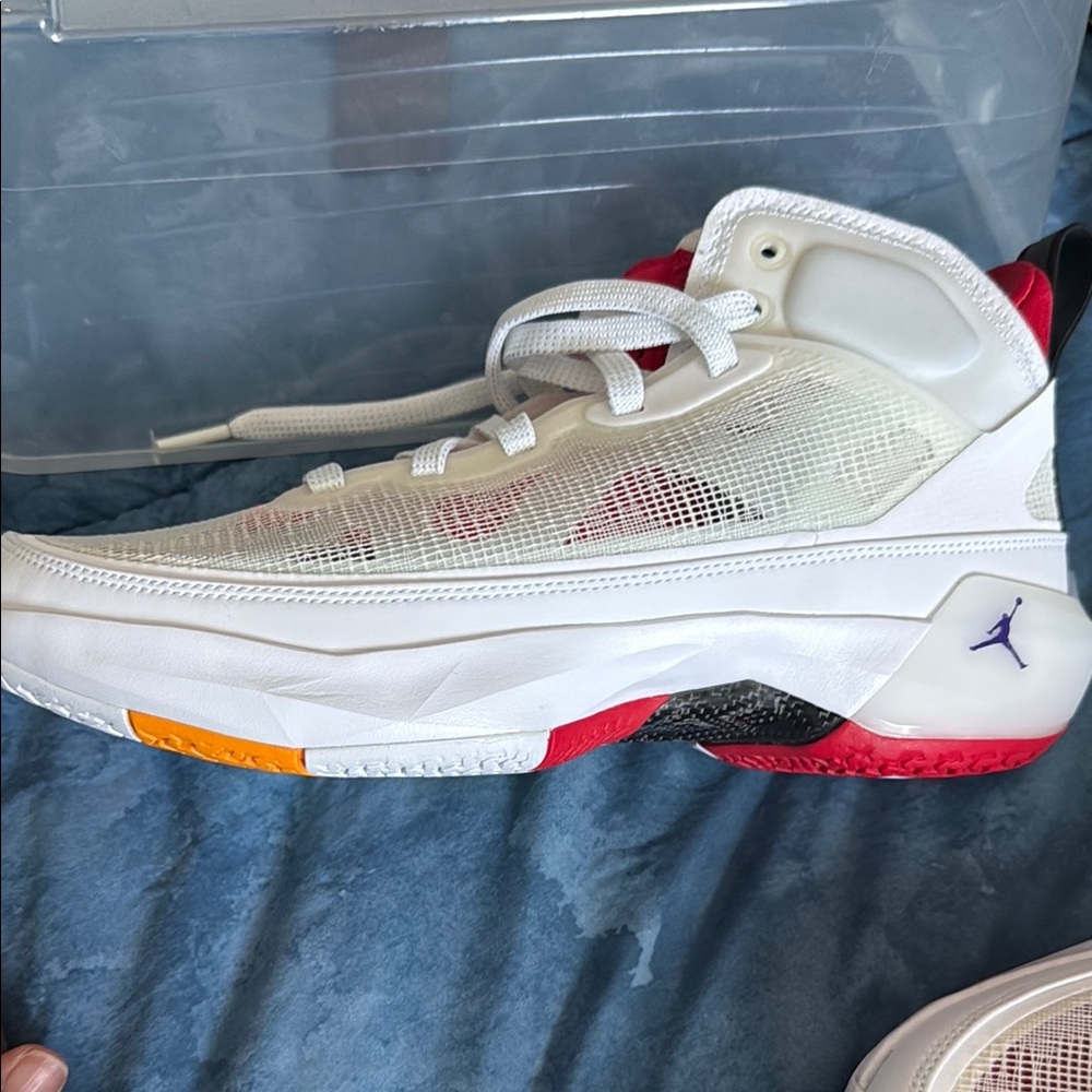 Jordan 37 Hare Kids Sneakers - White, Red, Black - Picture 2 of 4